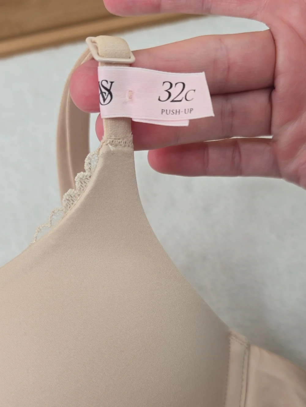 VS Body By Victoria Perfect Shape Push-Up Smooth Bra Sz 32C NWT - Picture 5 of 7